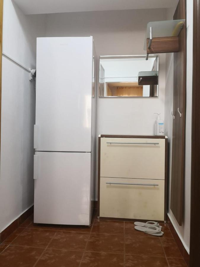 Apartament Cu Doua Camere Târgu Jiu Extérieur photo
